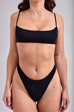 Load image into Gallery viewer, chloe crop black