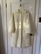 Load image into Gallery viewer, t.kro robe
